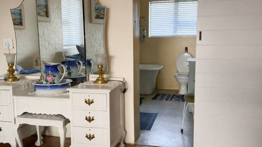 5 Bedroom Property for Sale in Stilbaai Wes Western Cape